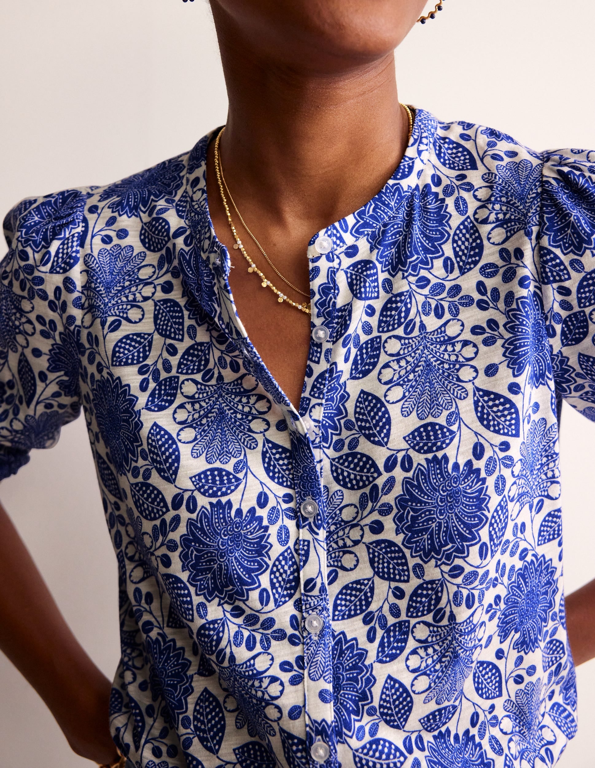 Dolly Puff Sleeve Jersey Shirt-Blue and Ivory, Gardenia Swirl - Image 2
