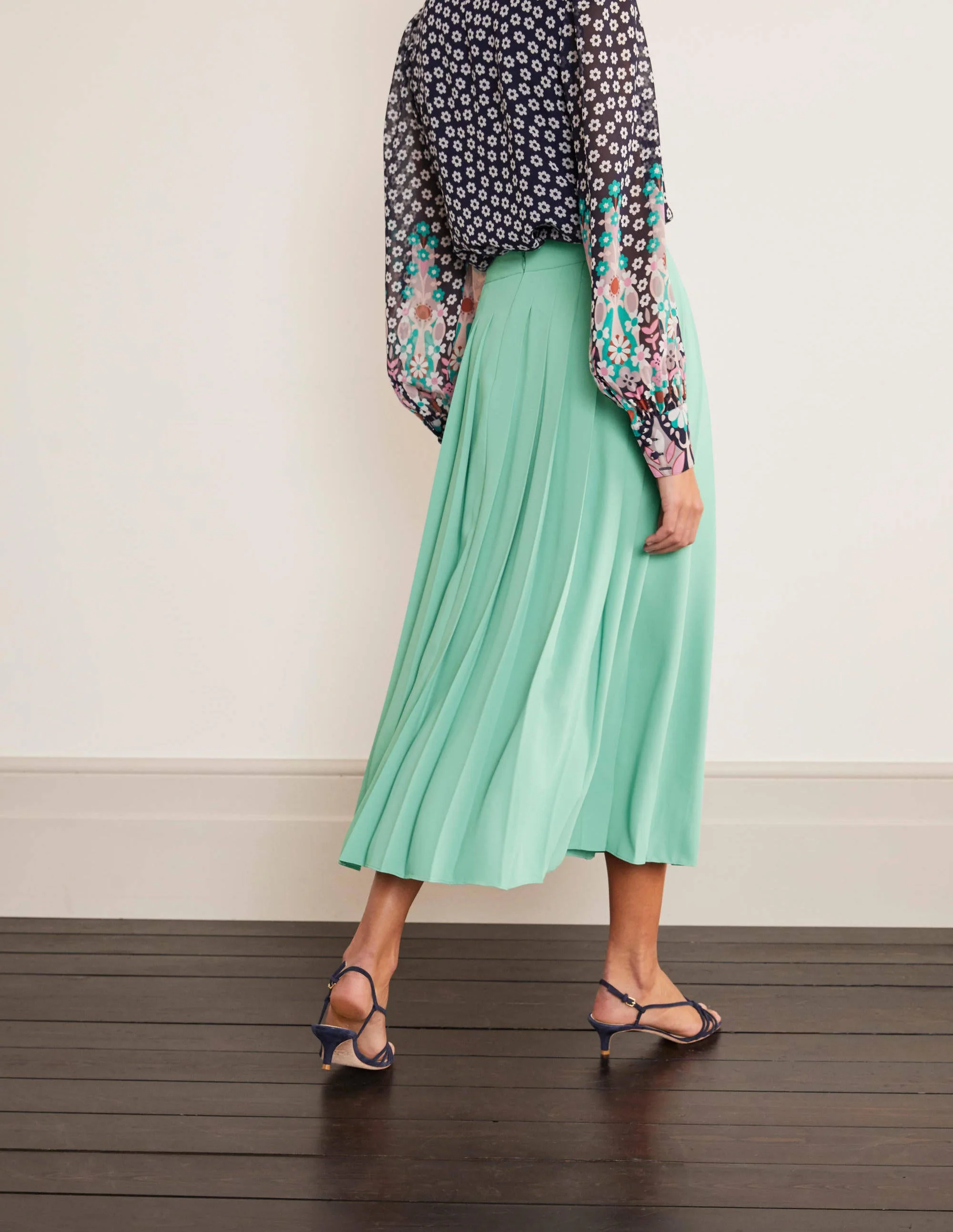 Musgrove Pleated Skirt-Icicle Green - Image 2